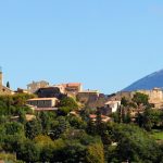 vue panoramique du village de Faucon en Provence et en Vaucluse
